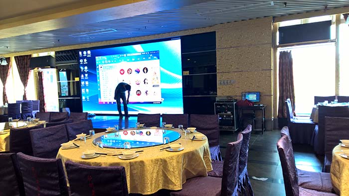 涂菜源P4室內雙色顯示屏